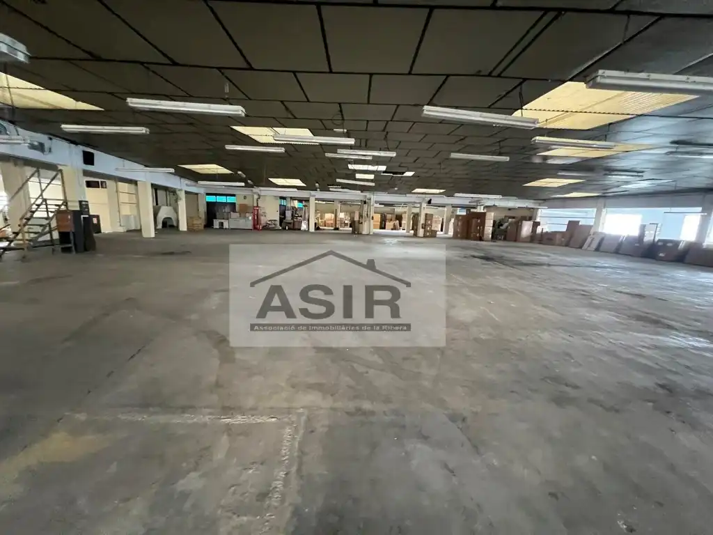 Nave industrial en venta en Corbera