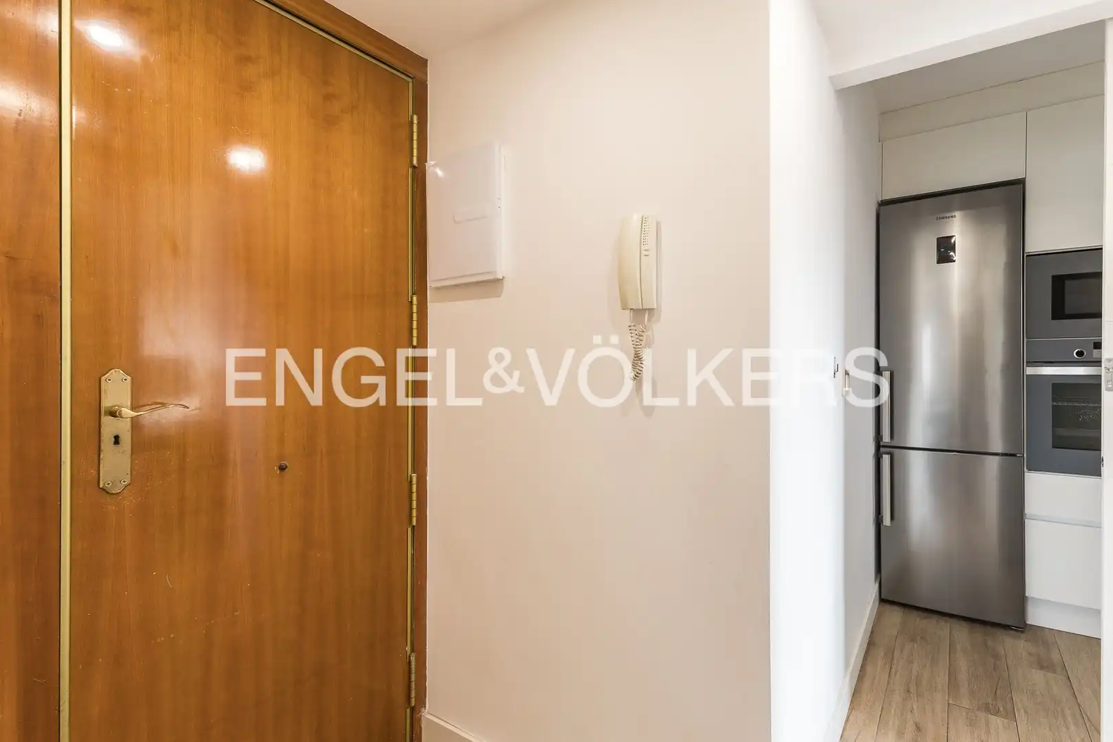 Piso en venta en L'Hospitalet de Llobregat con Aire acondicionado, Calefacción y Balcón