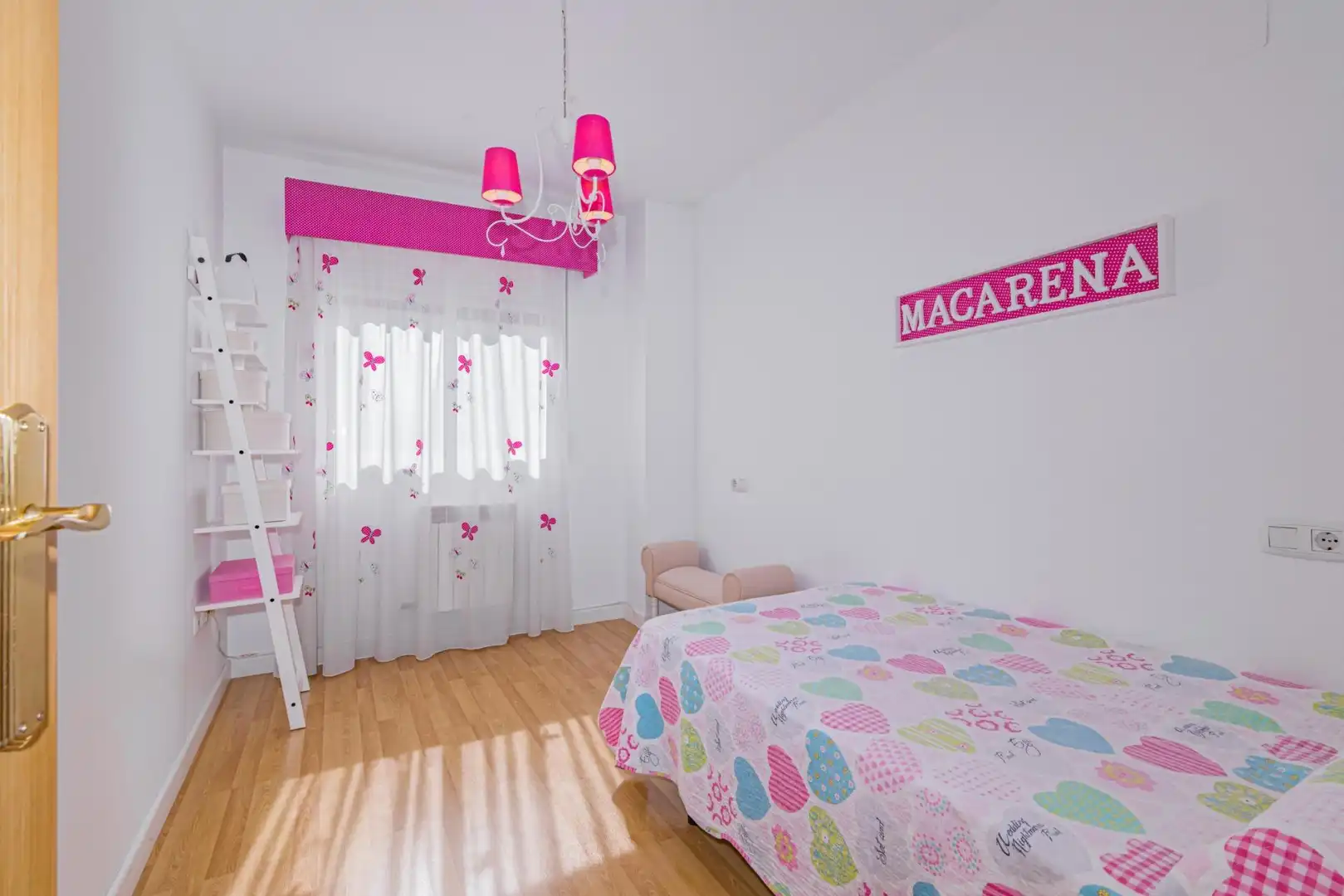 Bedroom of Flat for sale in Granada  with Air Conditioner, Heating and Storage room