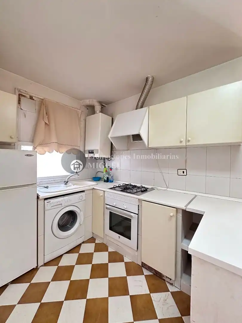 Kitchen of Apartments for sale in Verín  with Balcony