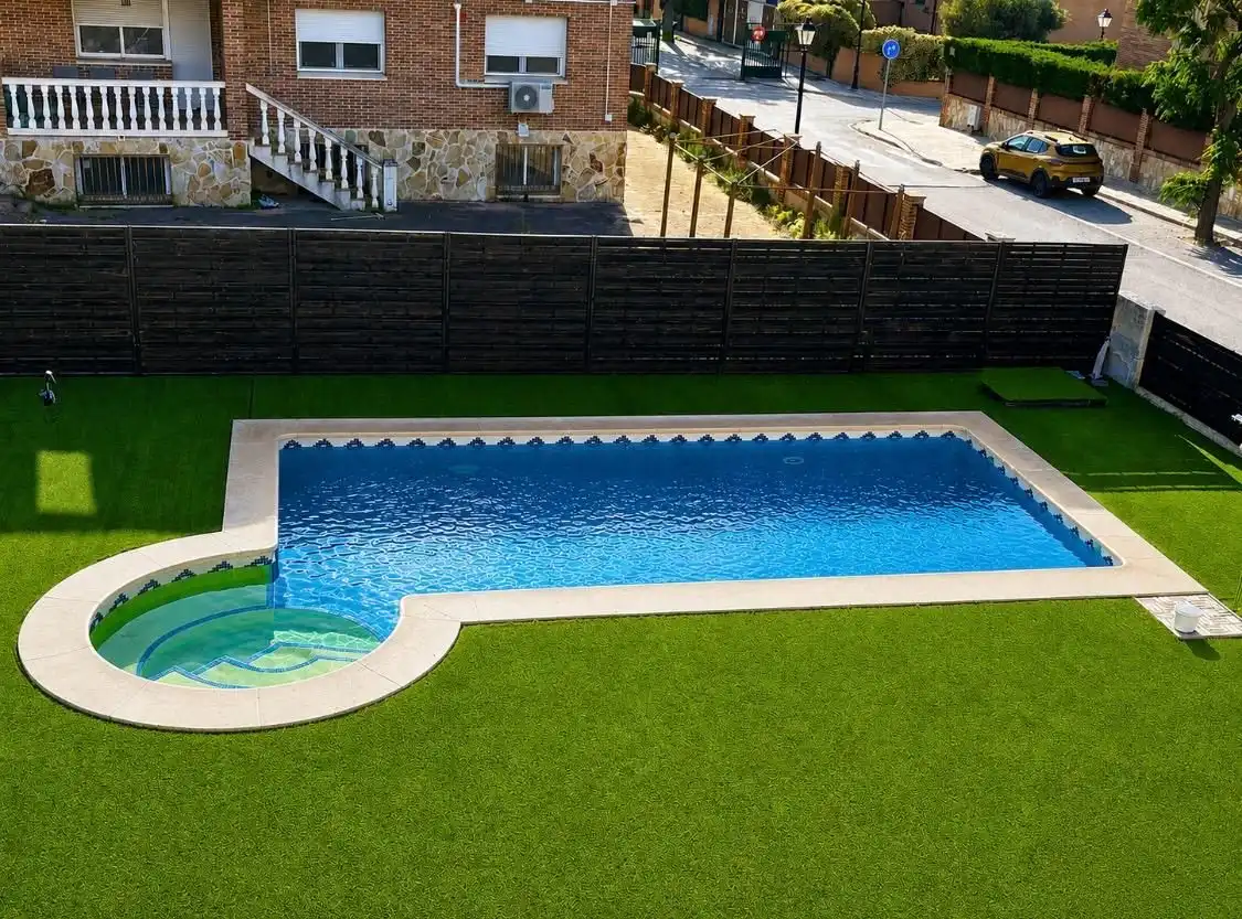 Piscina de Casa o xalet en venda en Serranillos del Valle amb Aire condicionat, Calefacció i Jardí privat