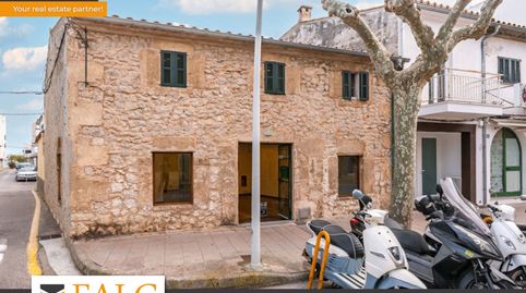 Casa de pueblo reformada con tienda cerca del mar en Puerto Pollensa
