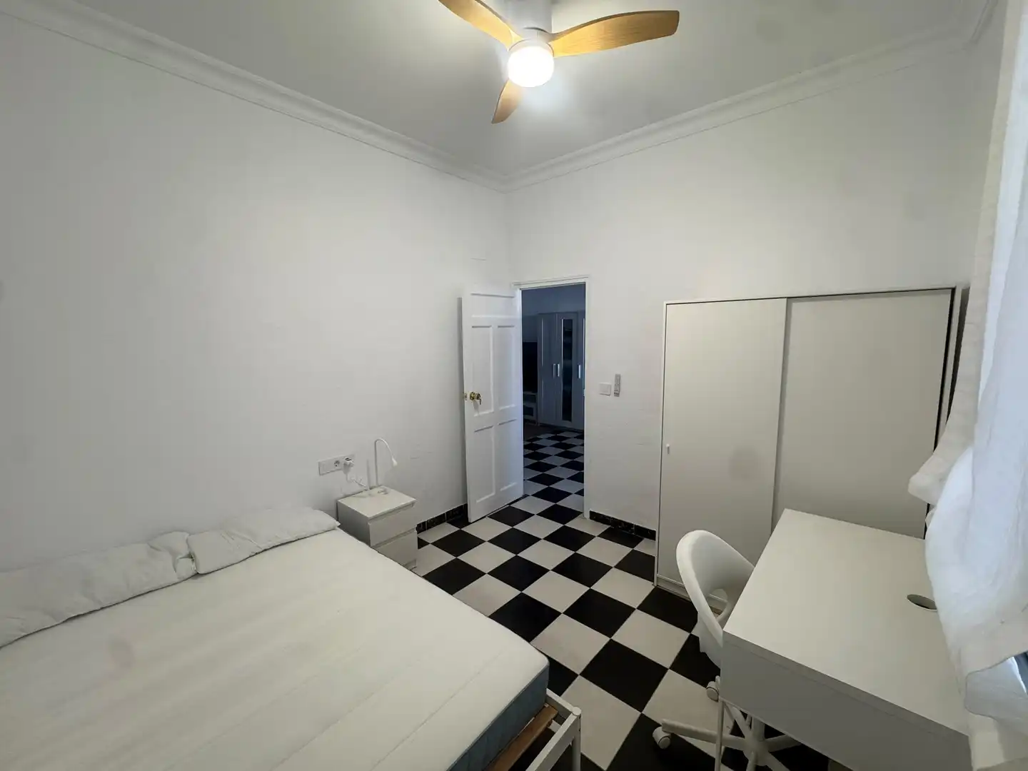 Bedroom of Flat for rent in Nervión