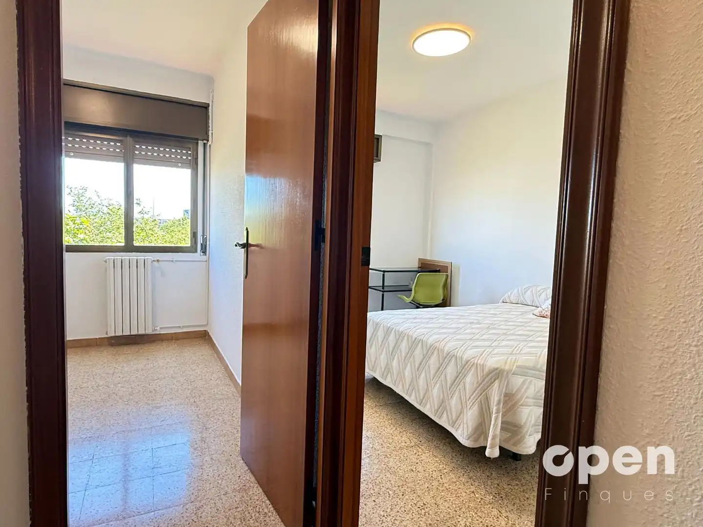 Dormitori de Pis en venda en Barcelona amb Calefacció, Terrassa i Balcó