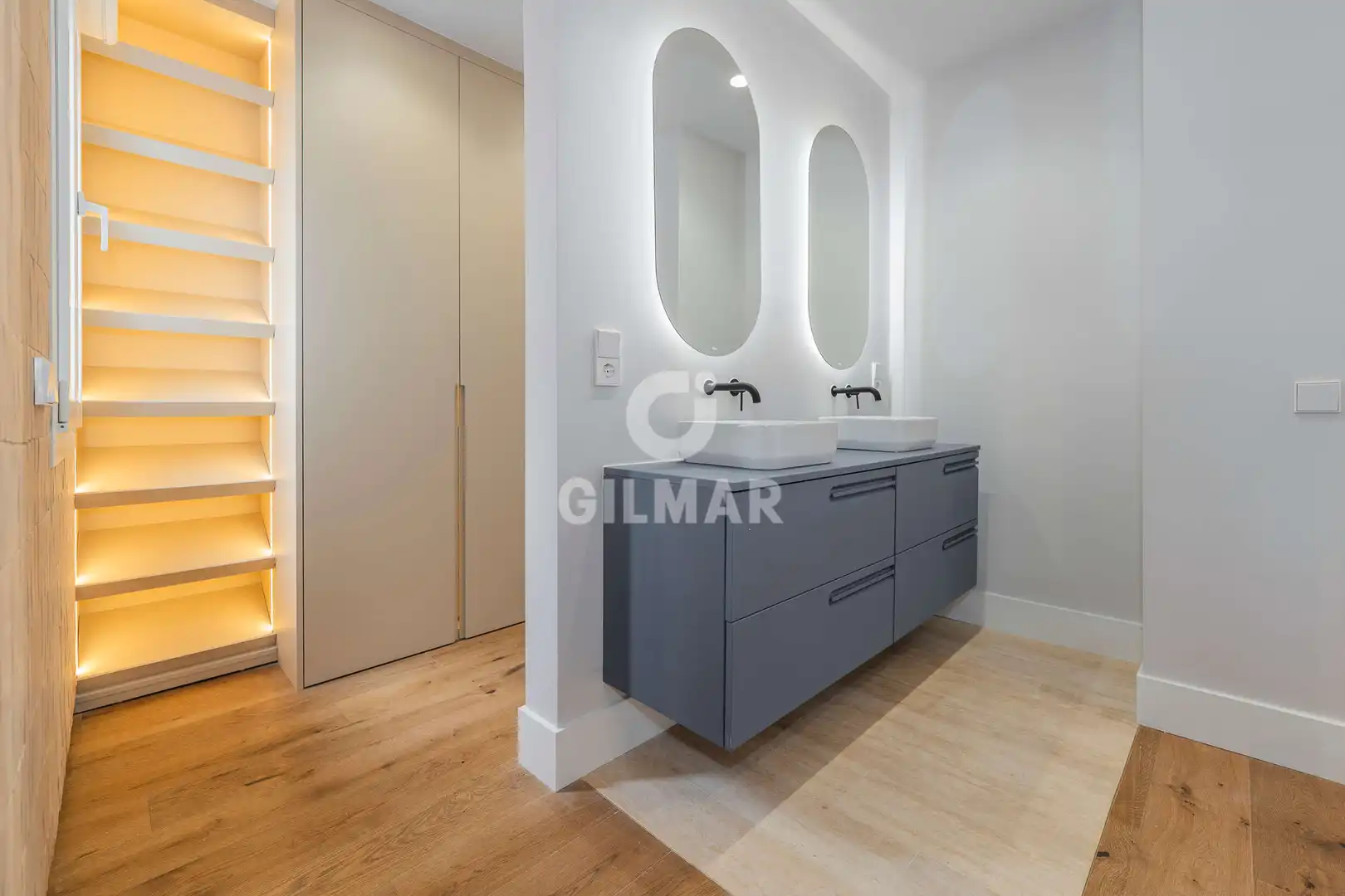 Baño de Piso en venta en Madrid con Calefacción y Trastero
