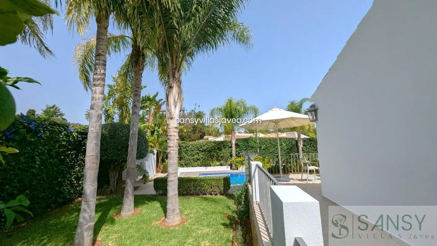 Vista exterior de Casa o xalet en venda en Jávea / Xàbia amb Aire condicionat i Traster