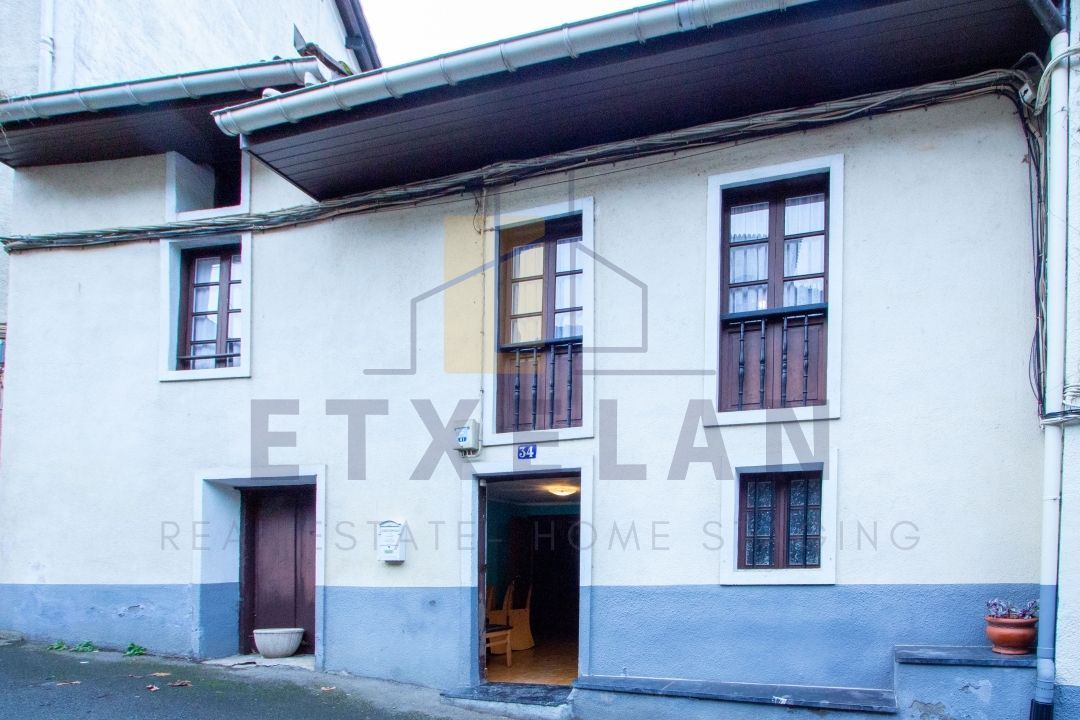 Vista exterior de Casa o xalet en venda en Mendaro amb Calefacció, Traster i Balcó