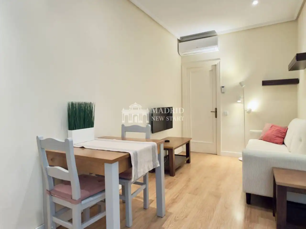 Habitación de Piso de alquiler en Madrid con Aire acondicionado, Calefacción y Trastero