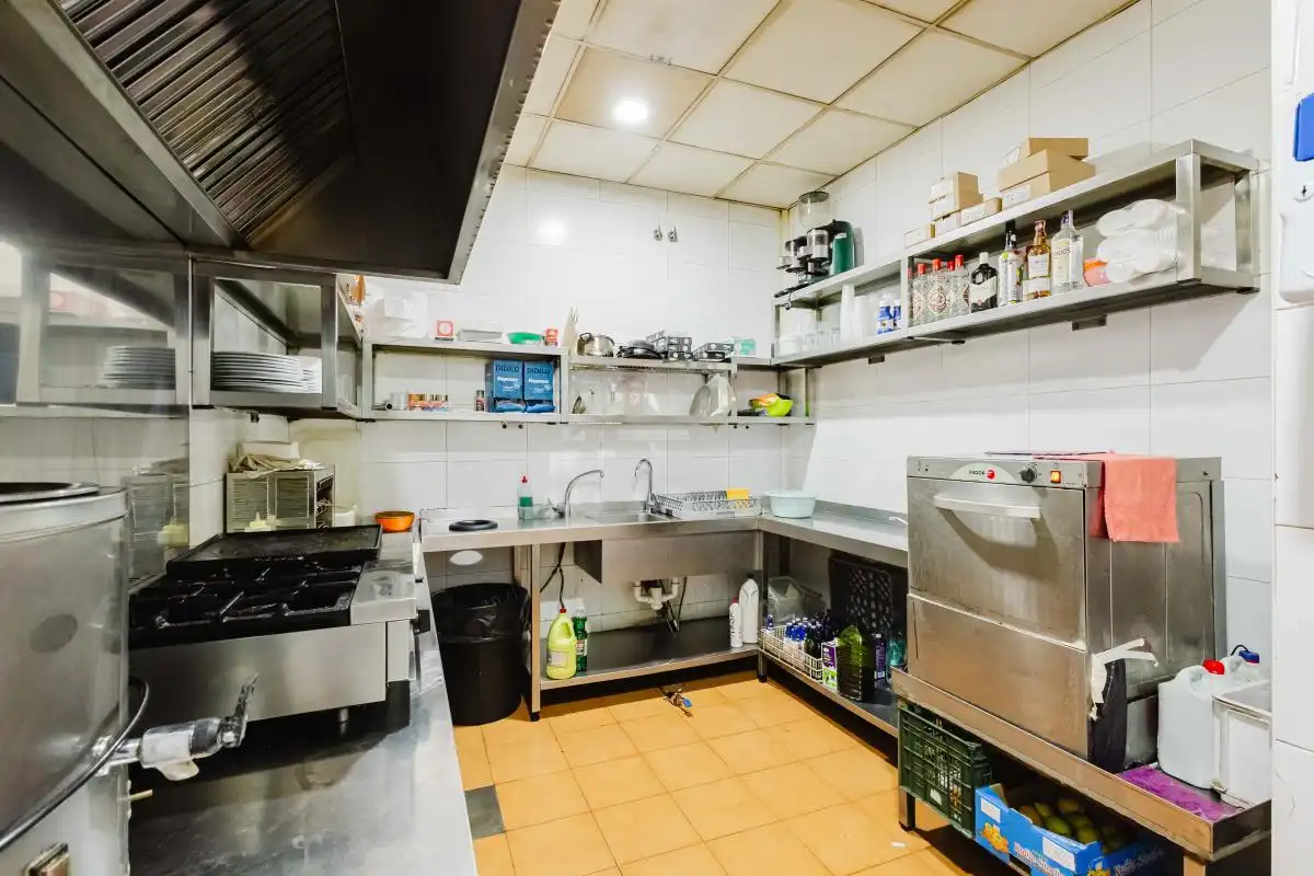 Cocina de Local en venta en Marbella con Calefacción