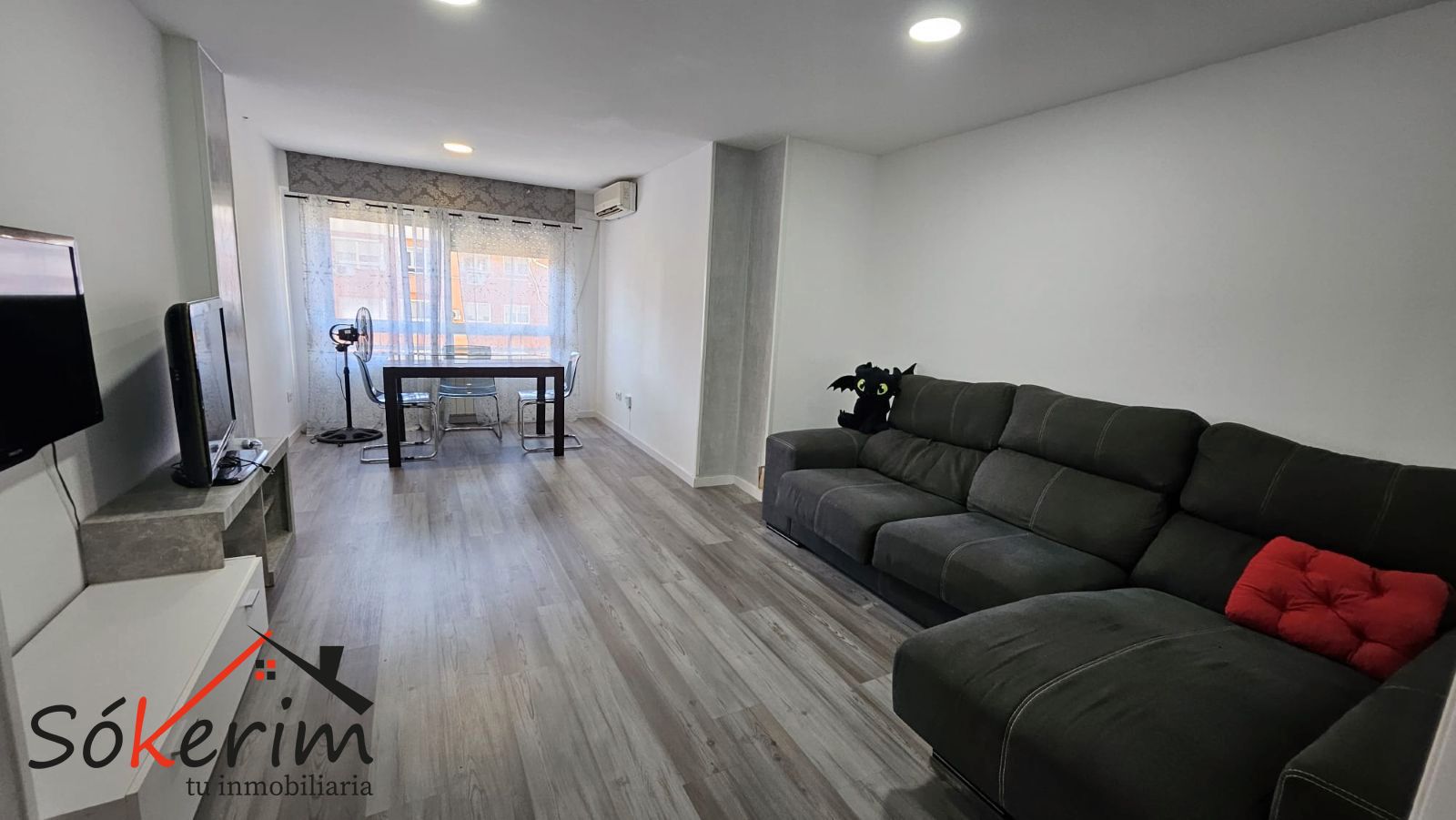 Living room of Flat for sale in Fuenlabrada  with Air Conditioner and Parquet flooring