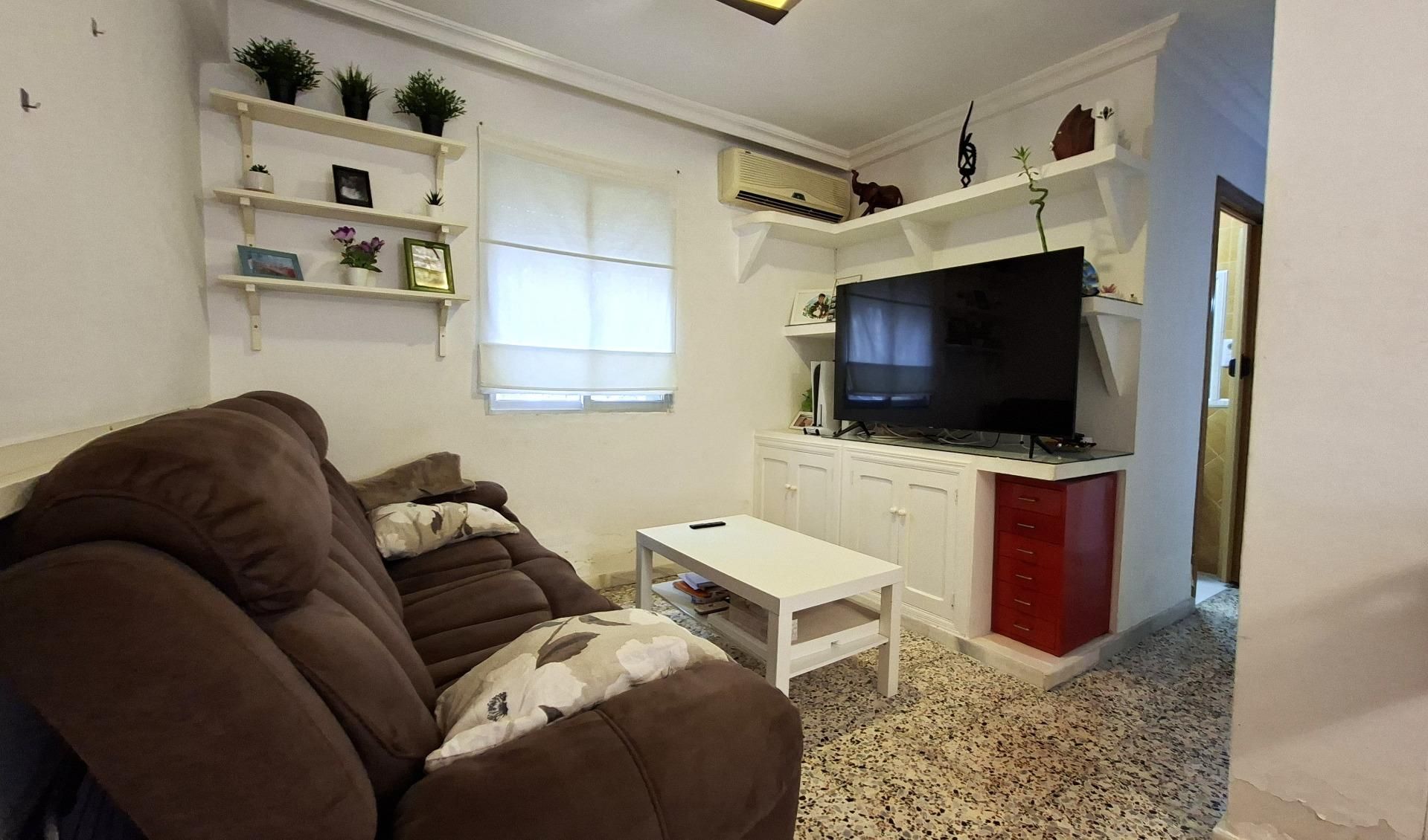 Flat for sale in Calle BRENES, Cruz Roja, Macarena