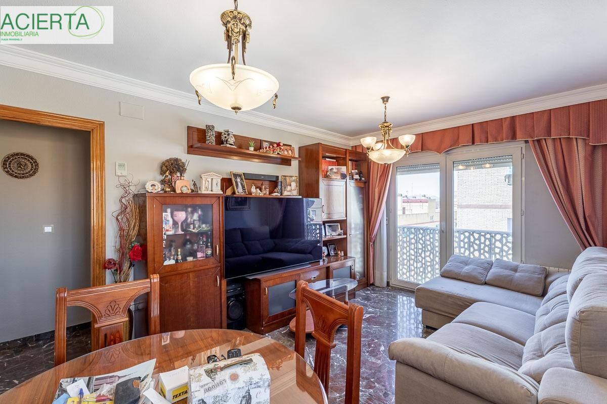 Living room of Flat for sale in  Granada Capital  with Heating and Balcony