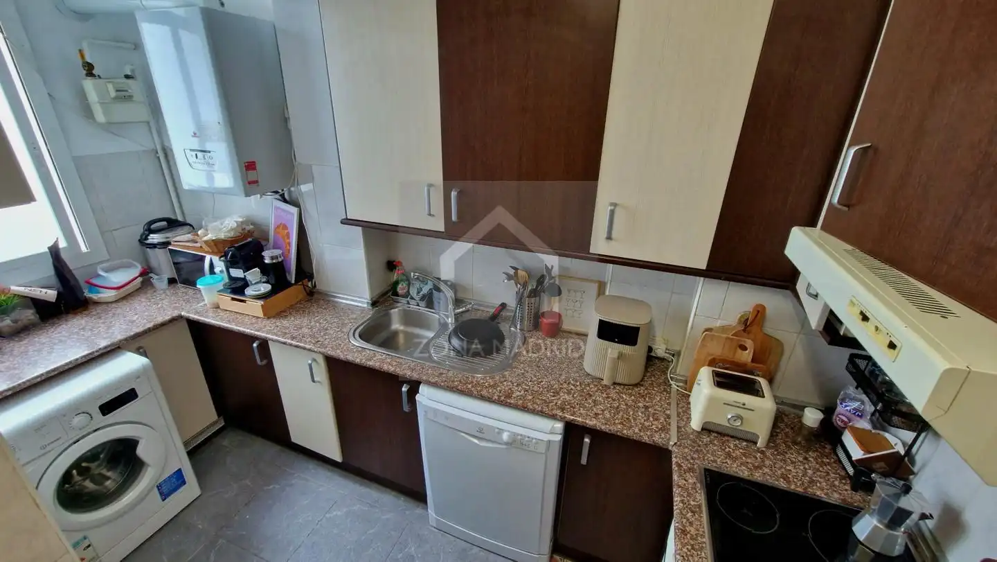 Kitchen of Flat for sale in Madrid  with Furnished