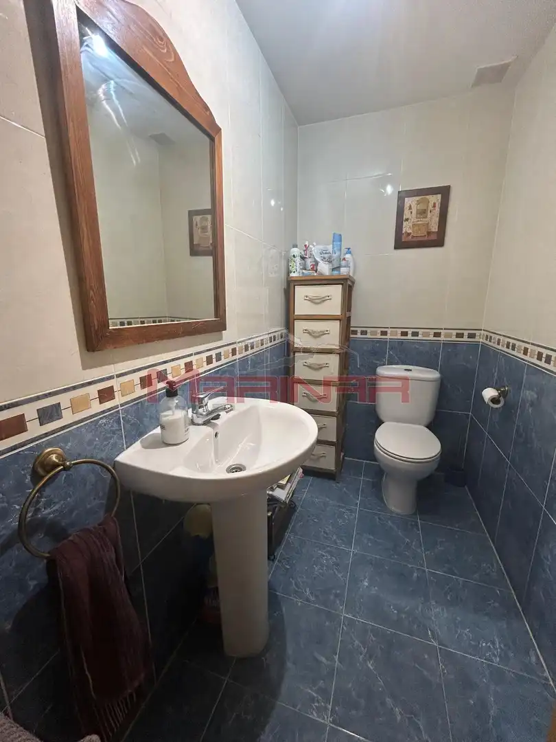 Baño de Casa adosada en venta en Seseña con Aire acondicionado, Calefacción y Jardín privado
