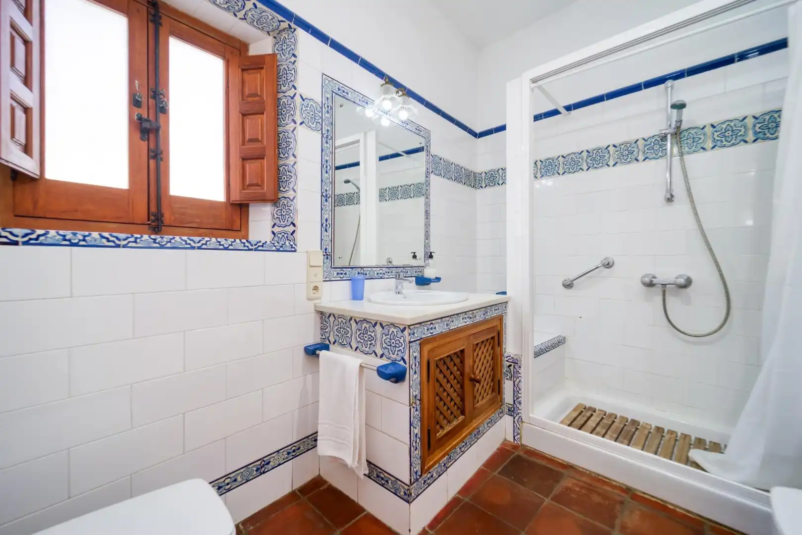 Baño de Casa o chalet en venta en Granada con Aire acondicionado, Calefacción y Jardín privado