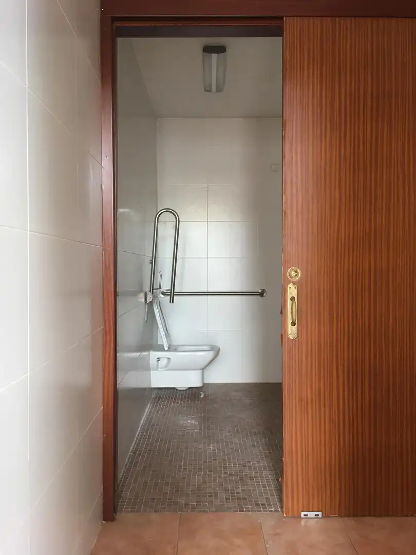 Business premises for sale in Carrer de la Torre de Taialà 40, imagen 19