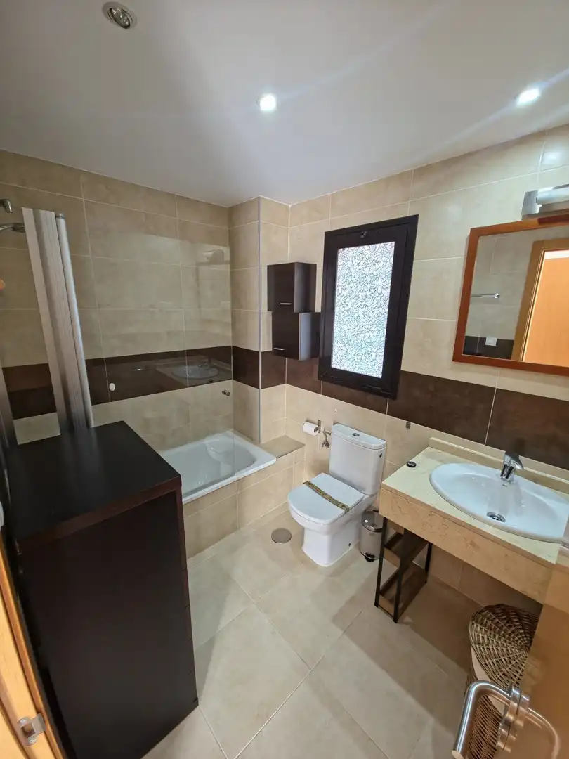 Badezimmer von Dachboden zur Miete in Mijas mit Klimaanlage, Heizung und Terrasse