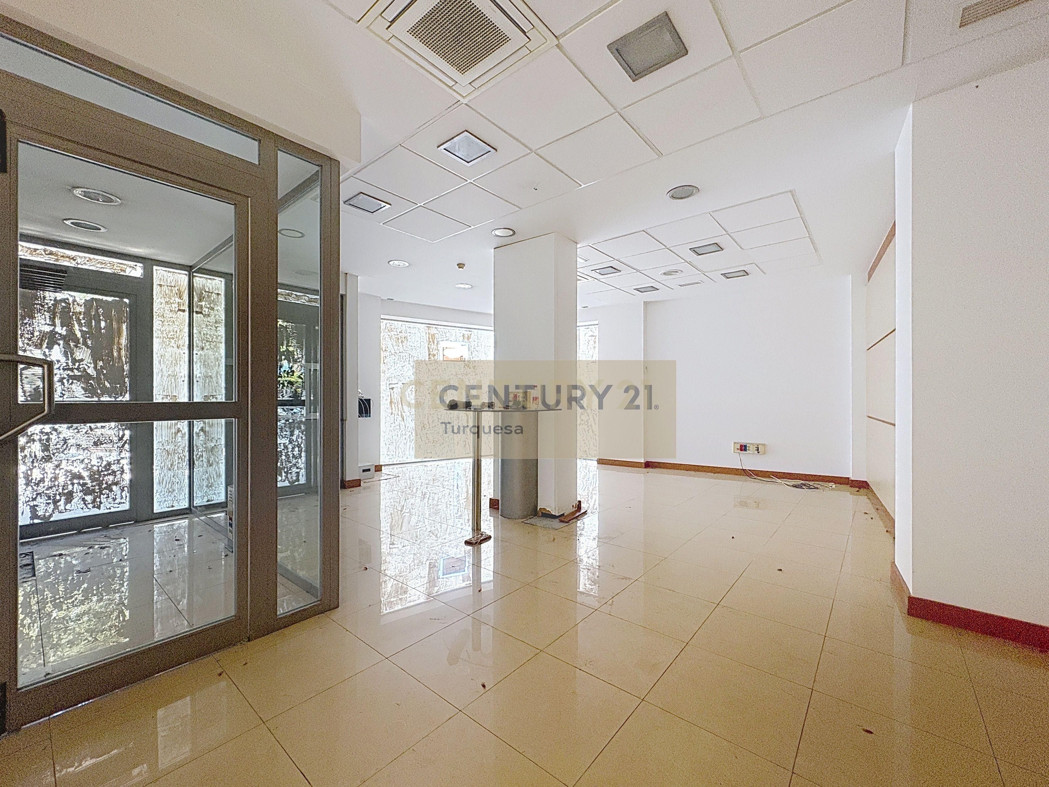 Premises to rent in Benalmádena  with Air Conditioner
