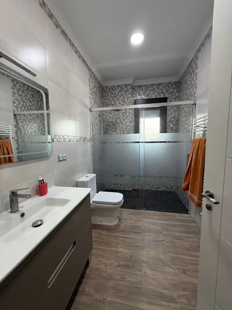 Badezimmer von Haus oder Chalet zum Verkauf in Humilladero mit Klimaanlage, Möbliert und Ofen