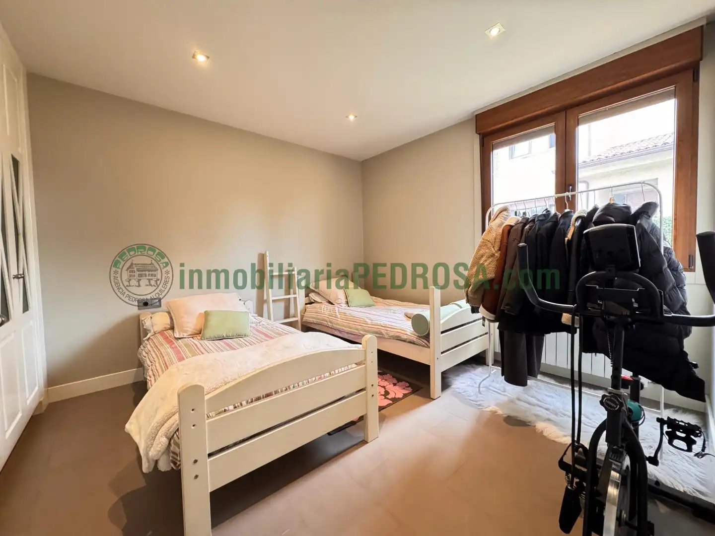 Habitación de Casa o chalet en venta en Pontevedra Capital  con Calefacción, Jardín privado y Terraza