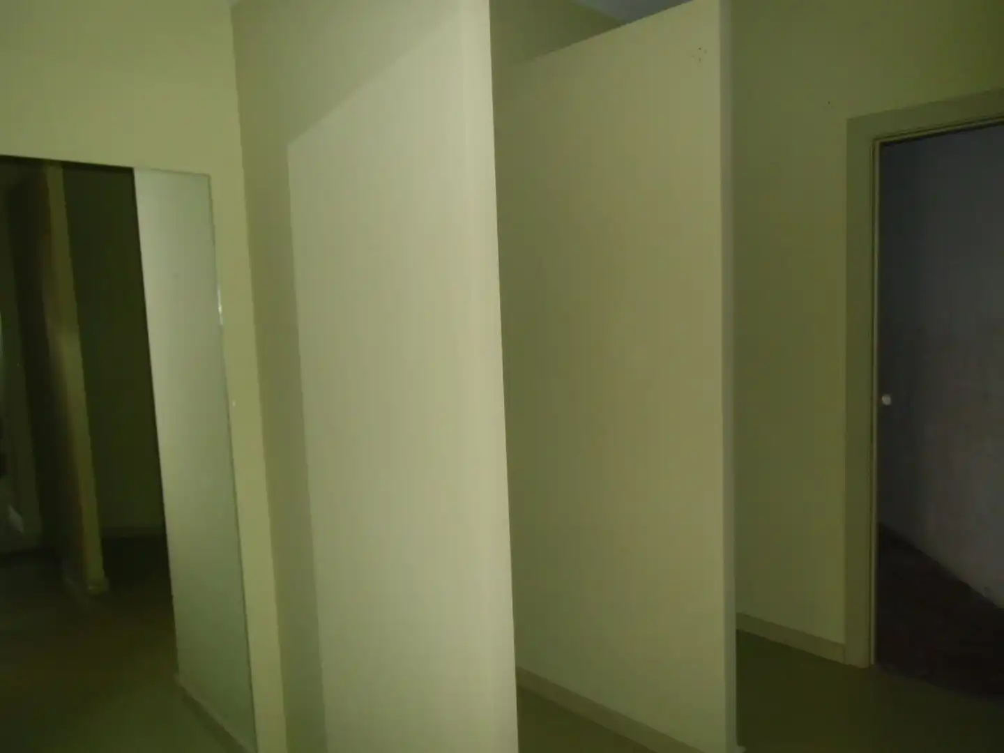Habitación de Local en venta en Santa Coloma de Gramenet con Aire acondicionado