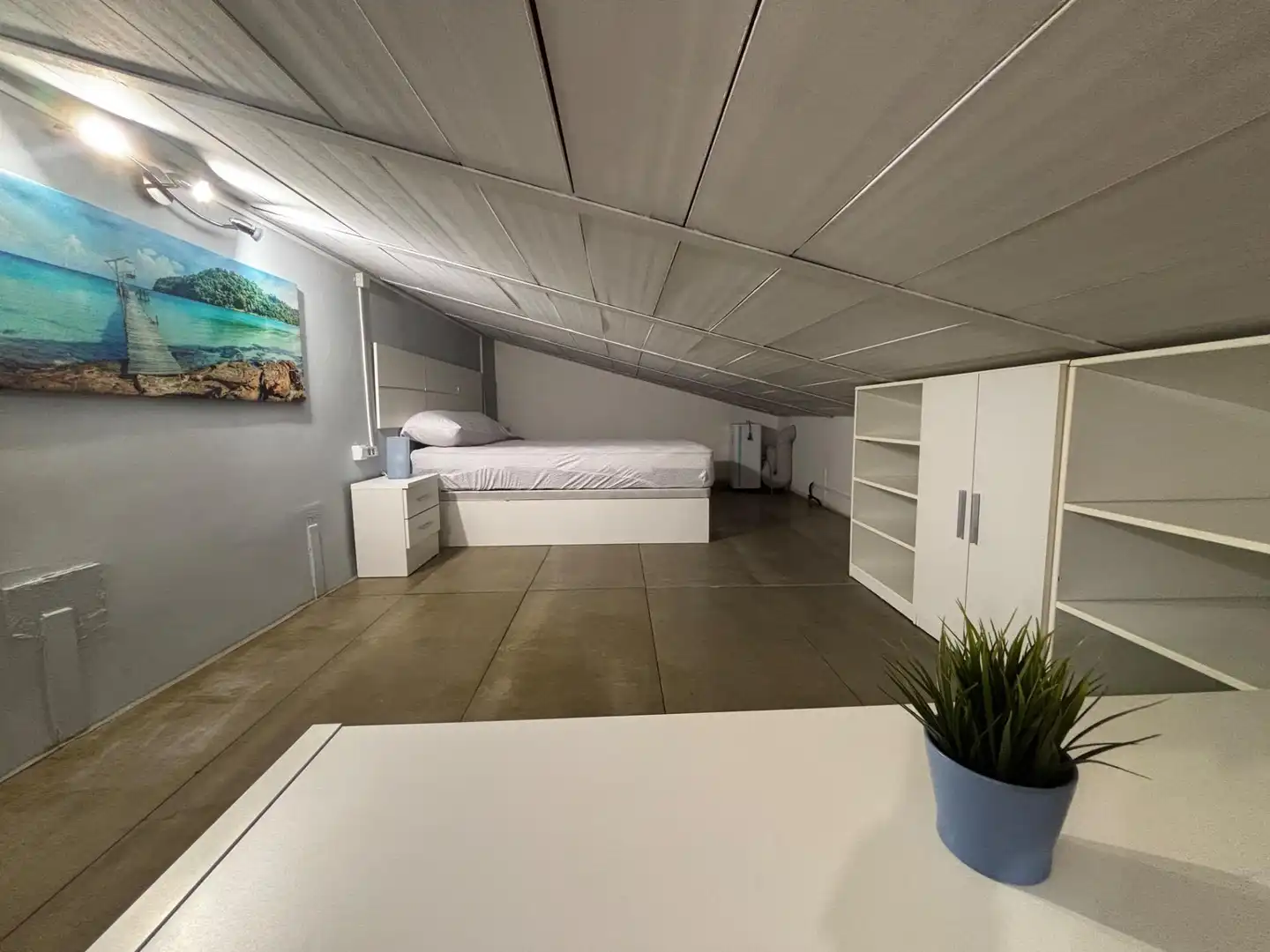 Habitación de Estudio de alquiler en Córdoba con Aire acondicionado y Amueblado