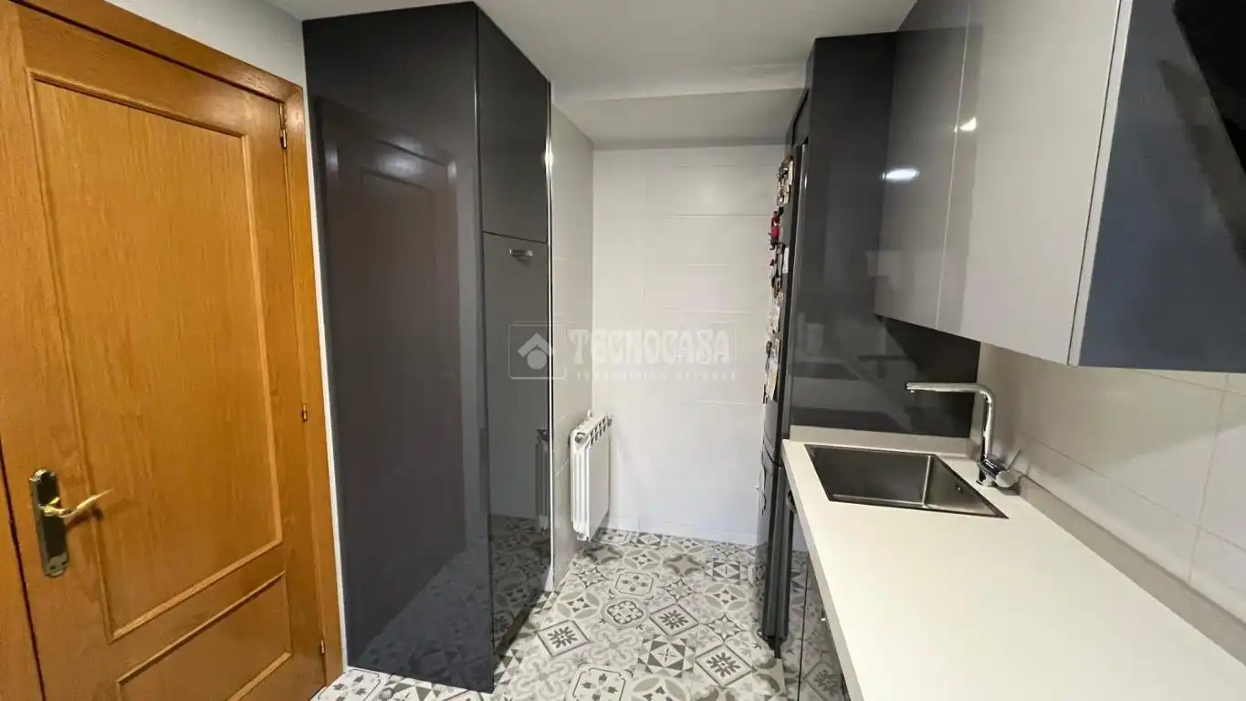 Cuina de Pis en venda en San Fernando de Henares amb Calefacció i Parquet