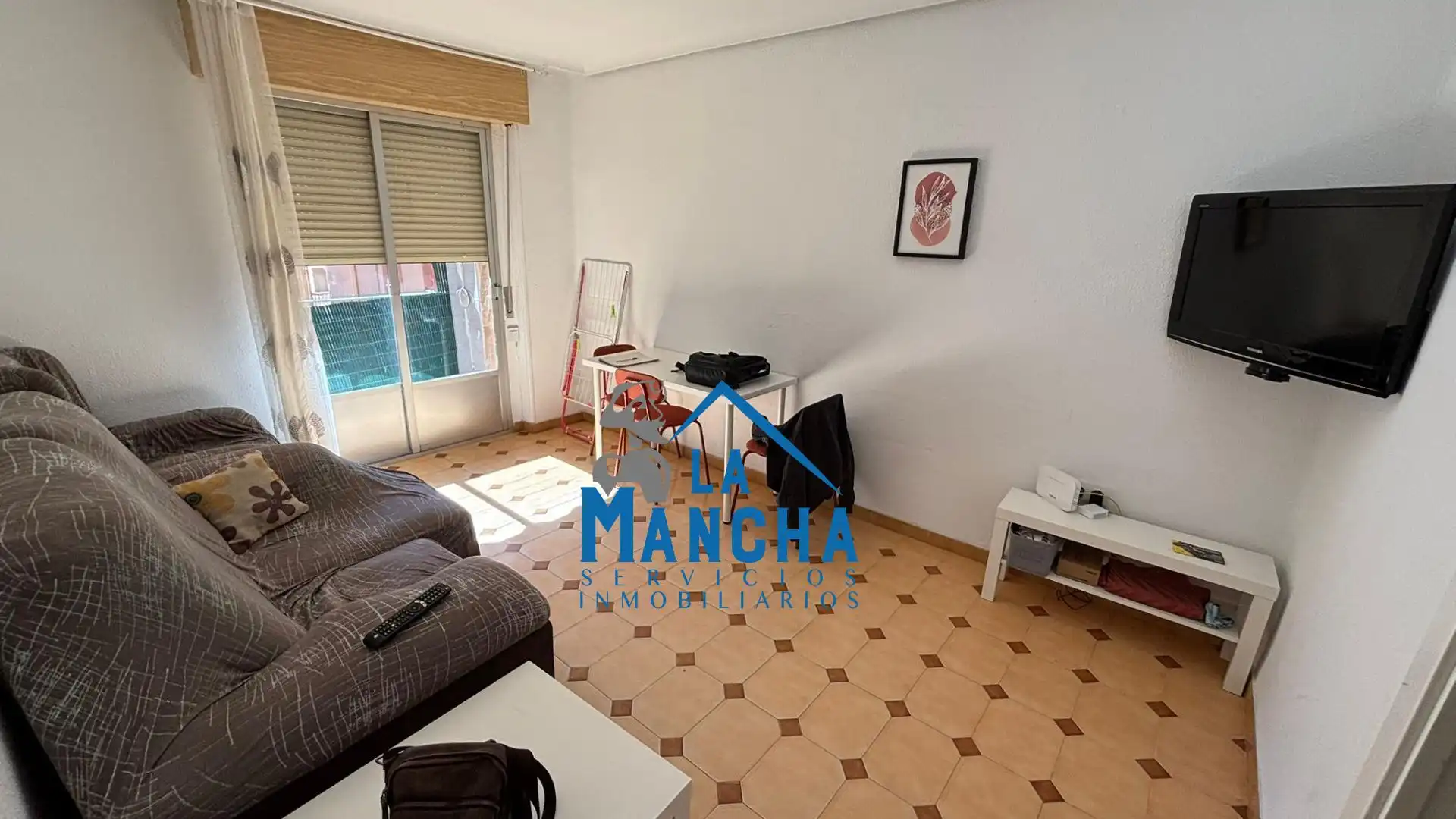 Living room of Flat for sale in  Albacete Capital  with Terrace, Furnished and Balcony