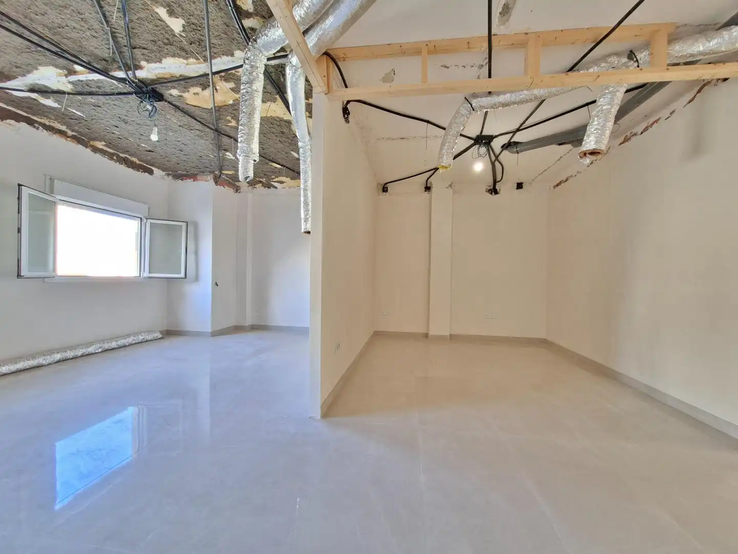 Commercial properties for sale in Roquetas de Mar