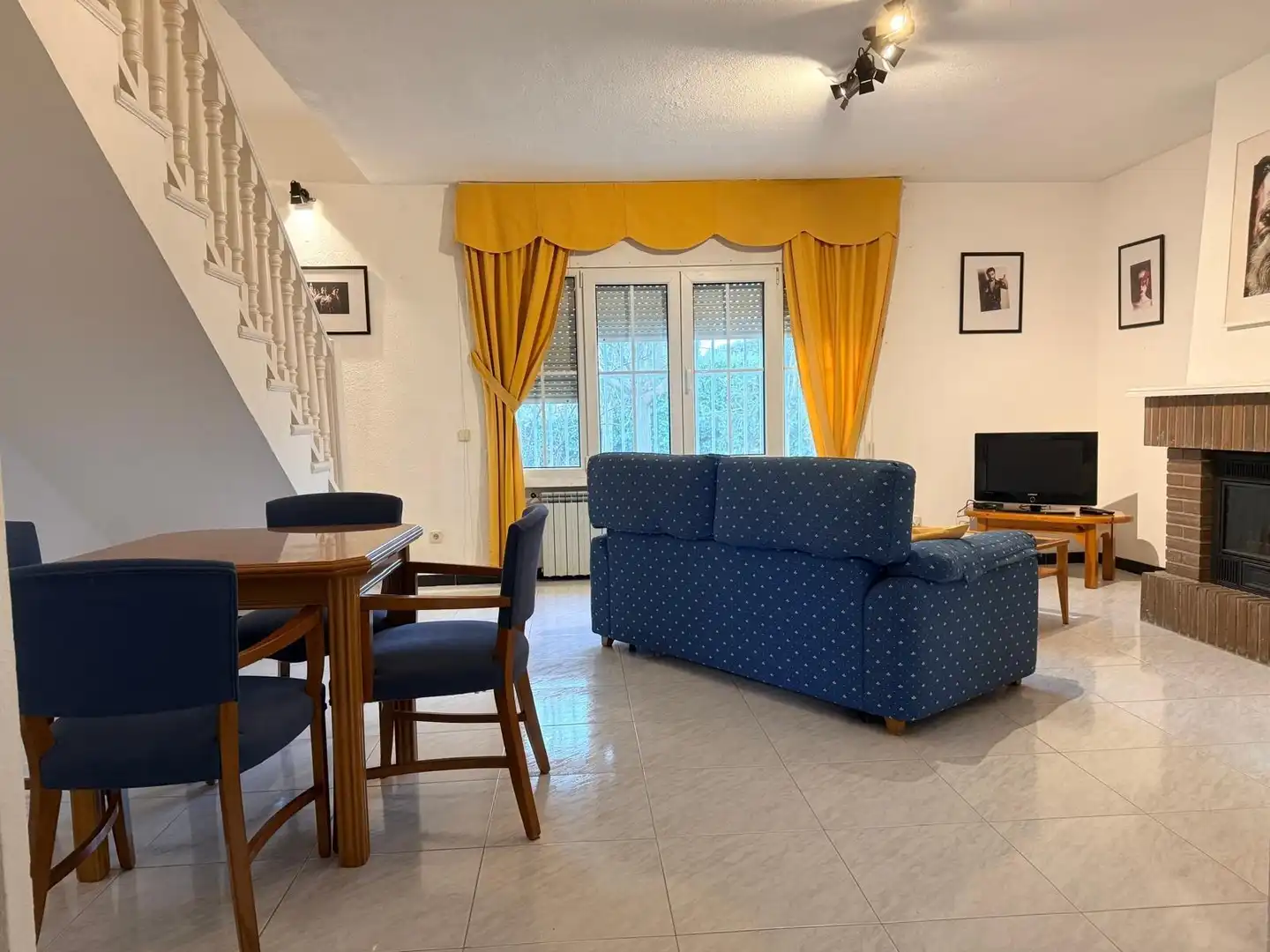 Living room of Study for rent in Villanueva de la Cañada  with Air Conditioner, Private garden and Terrace