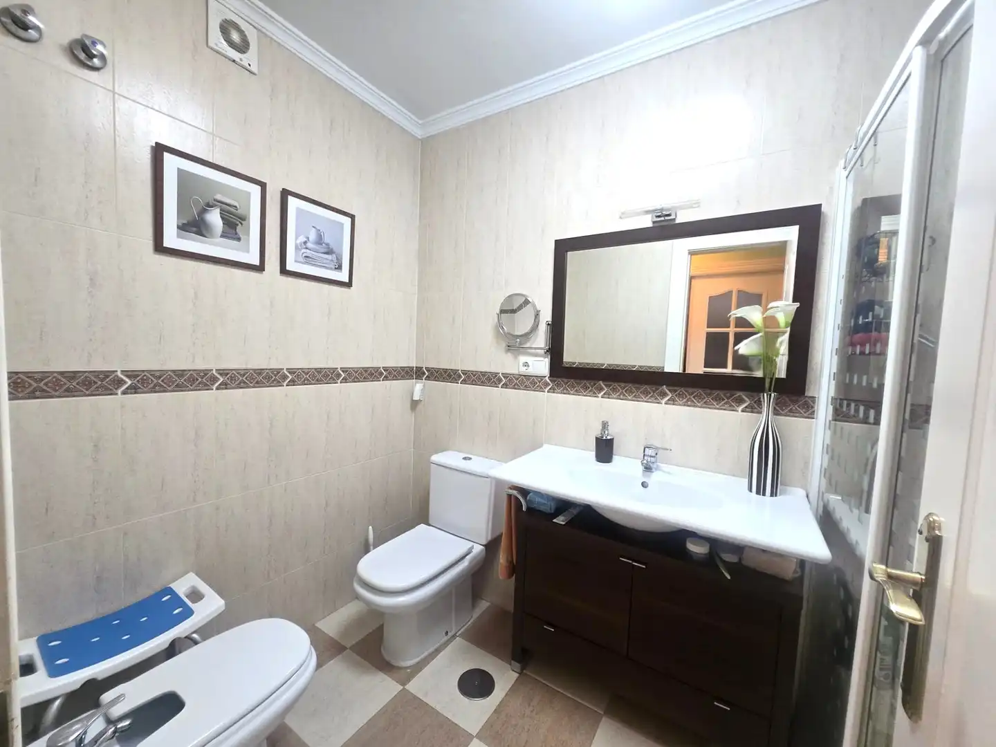 Bathroom of Flat for sale in Rincón de la Victoria  with Air Conditioner, Terrace and Storage room