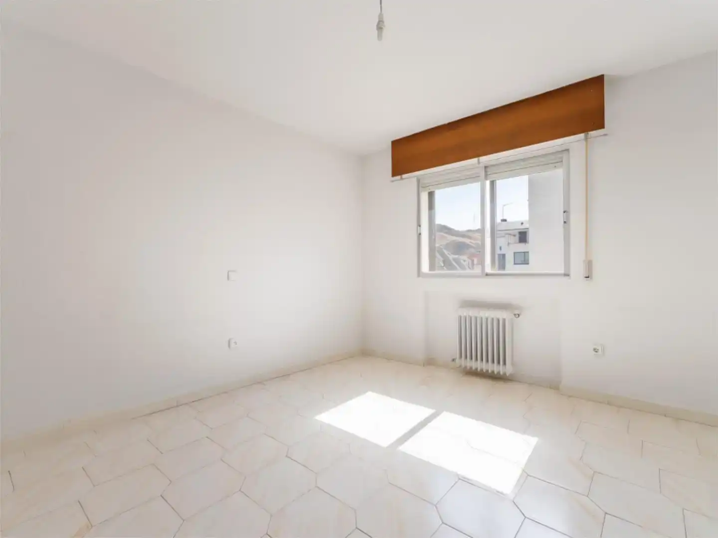 Habitación de Piso en venta en Alcalá de Henares con Jardín privado, Trastero y Piscina