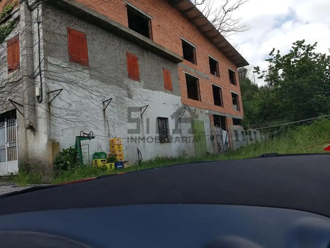 Parking de Finca rústica en venta en Ourense Capital  con Calefacción y Jardín privado