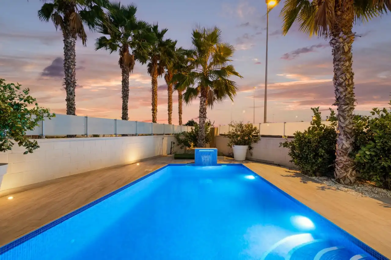 Piscina de Casa o xalet en venda en Rojales amb Aire condicionat, Jardí privat i Terrassa