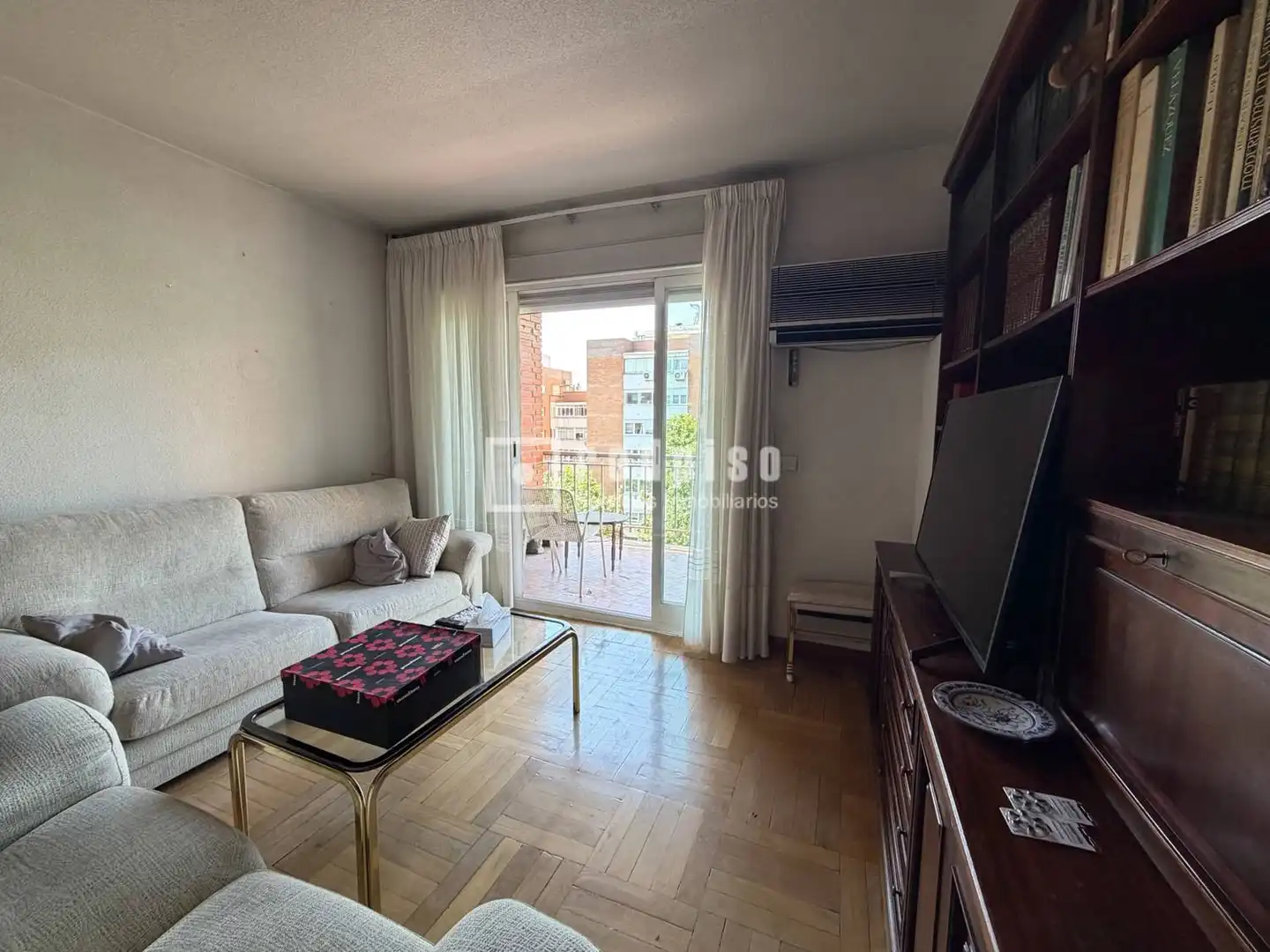 Sala d'estar de Pis en venda en Madrid amb Aire condicionat, Calefacció i Parquet
