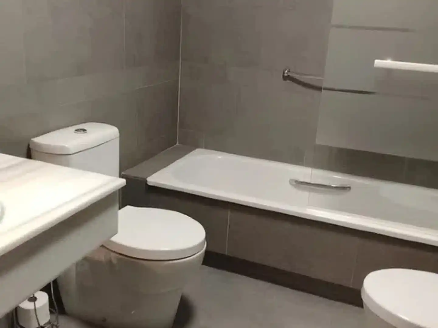 Bany de Pis de lloguer en Málaga amb Aire condicionat, Moblat i Rentadora