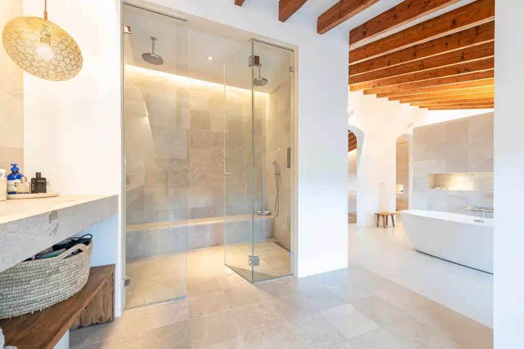 Badezimmer von Country house zur Miete in Pollença mit Klimaanlage, Heizung und Privatgarten