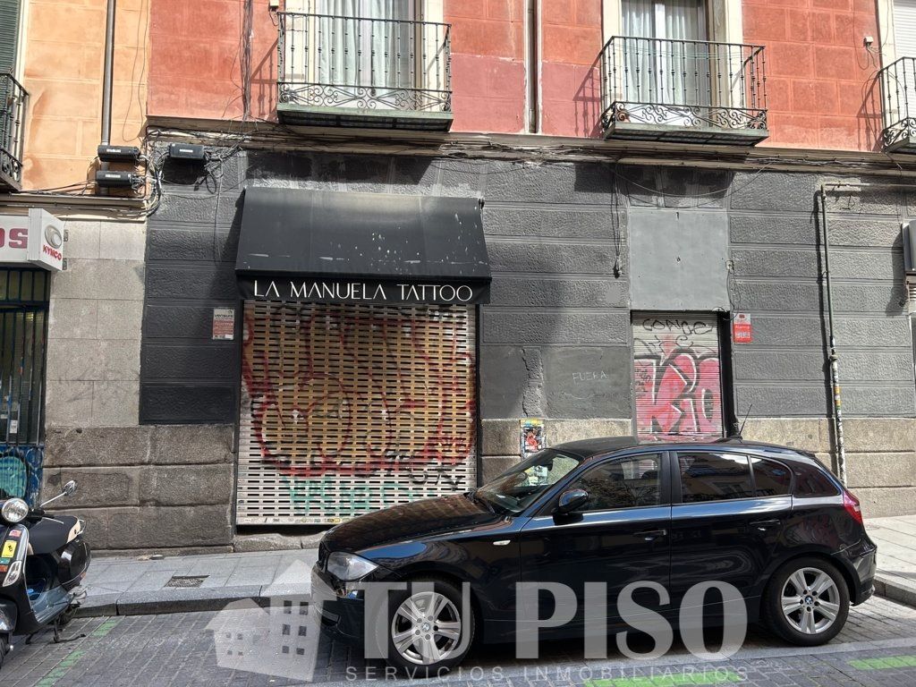 Vista exterior de Local en venda en  Madrid Capital amb Aire condicionat i Calefacció