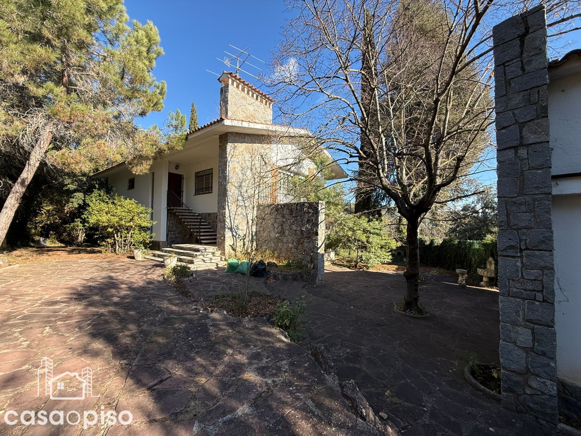 Vista exterior de Casa o xalet en venda en Matadepera amb Calefacció, Jardí privat i Terrassa