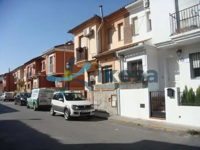 Vista exterior de Casa adosada en venta en Las Gabias