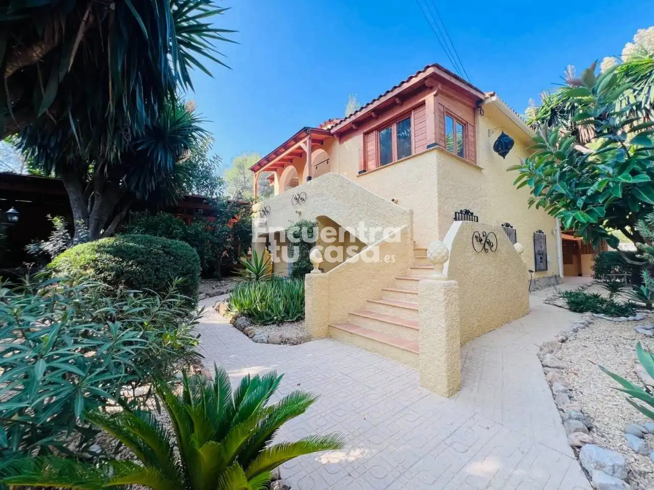 Vista exterior de Casa o chalet de alquiler en L'Alfàs del Pi con Aire acondicionado, Calefacción y Jardín privado