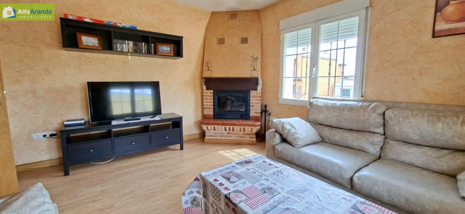 Sala d'estar de Casa o xalet en venda en Anguix amb Calefacció, Terrassa i Traster