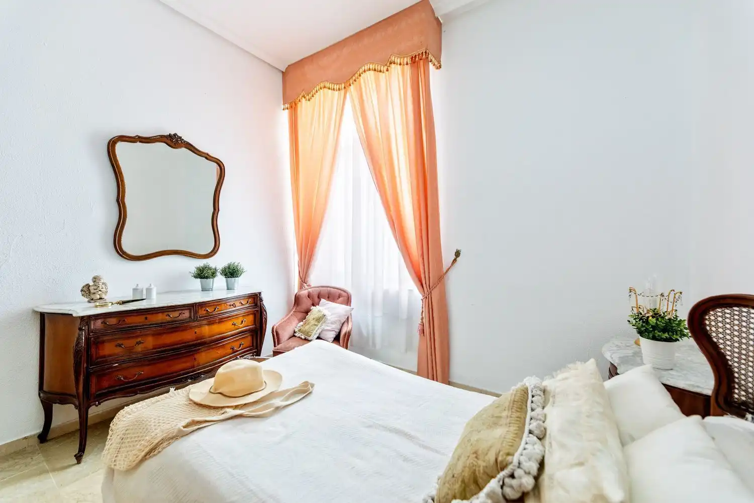 Bedroom of Houses for sale in Córdoba  with Air Conditioner, Private garden and Terrace