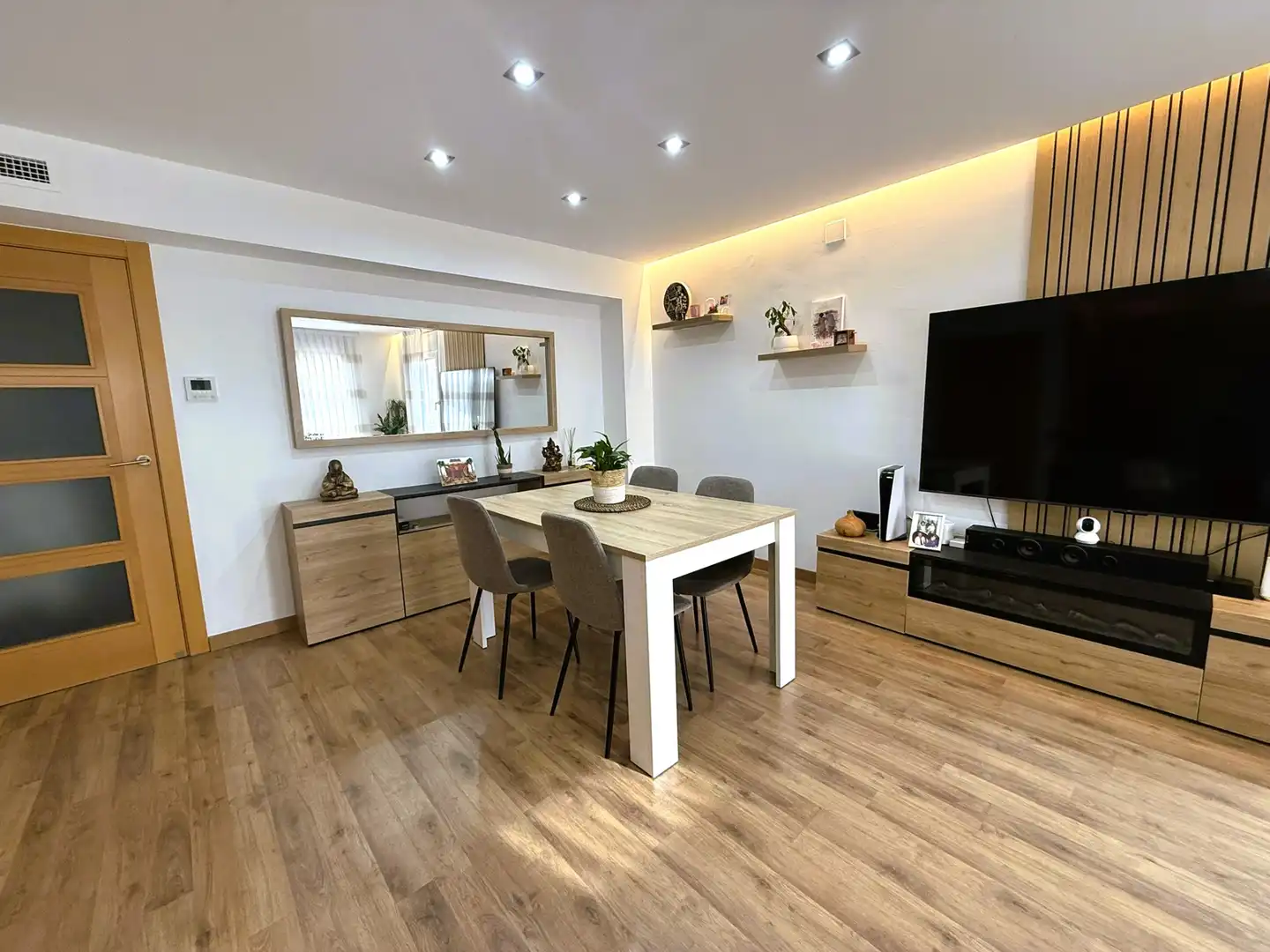 Dining room of Duplexes for sale in Palau-solità i Plegamans  with Air Conditioner, Heating and Parquet flooring