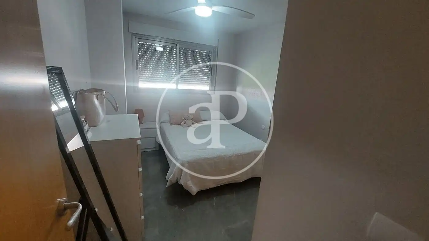 Bedroom of Flat for rent in Valencia  with Air Conditioner, Terrace and Furnished