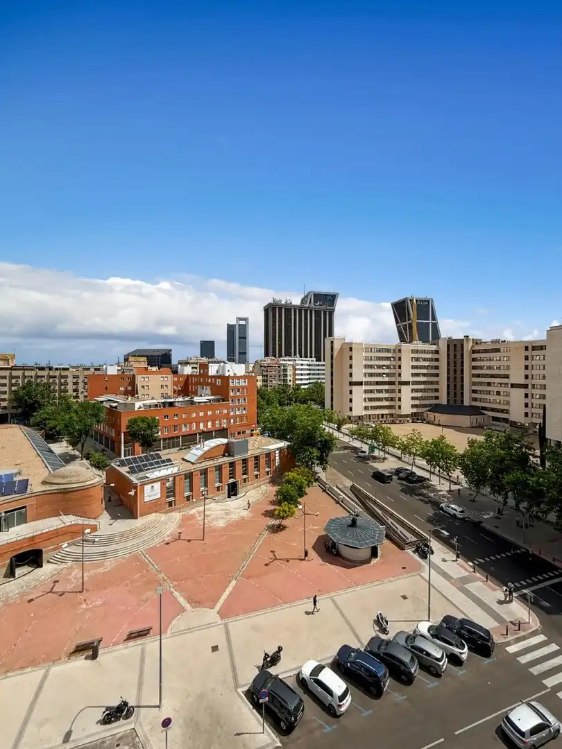 Vista exterior de Piso de alquiler en Madrid con Calefacción y Parquet