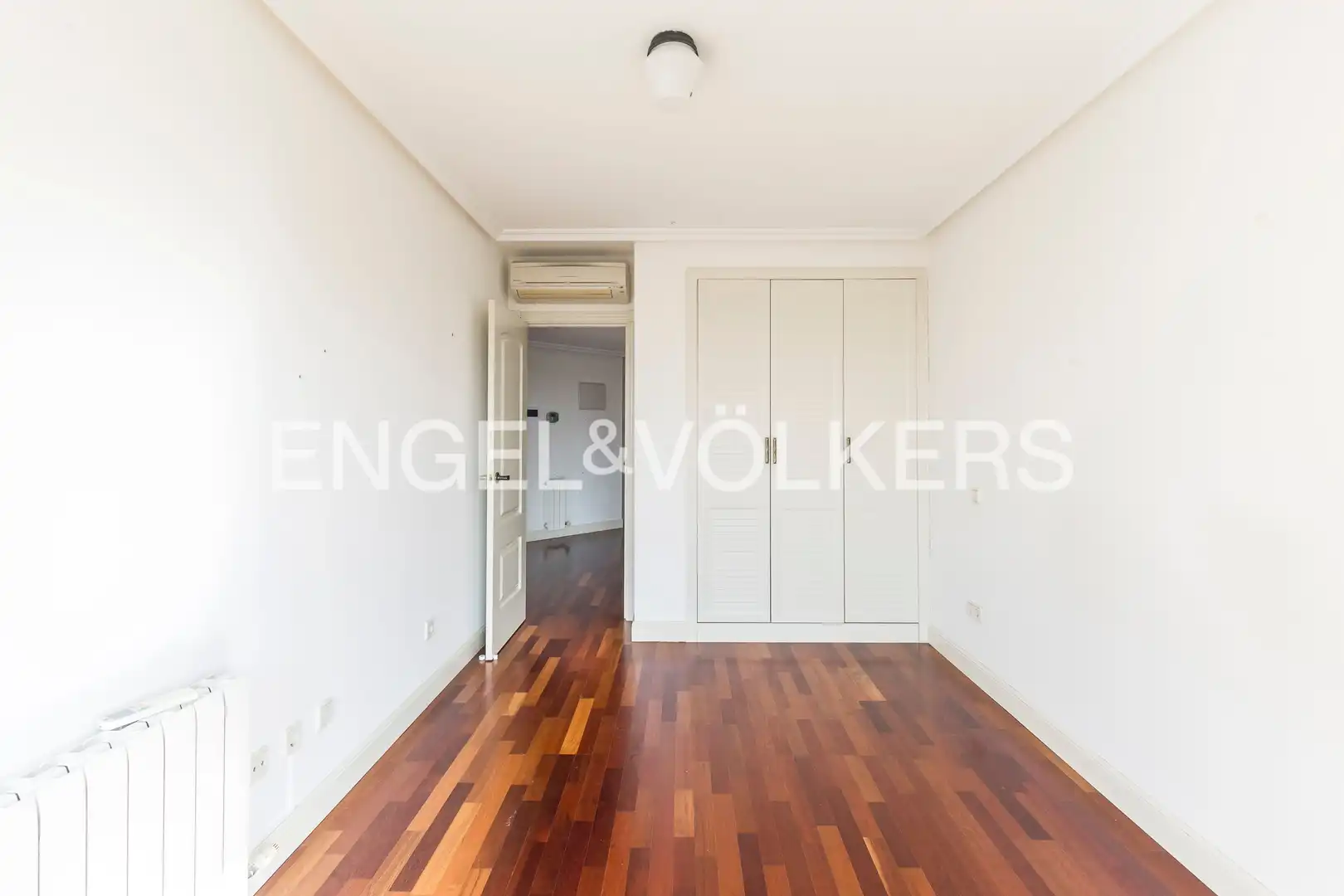 Dining room of Flat for sale in Madrid  with Air Conditioner, Heating and Swimming Pool