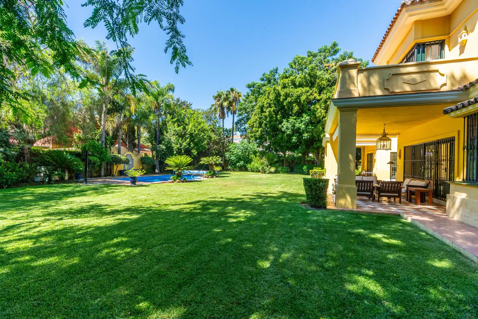 Jardí de Casa o xalet en venda en Marbella amb Aire condicionat, Jardí privat i Terrassa