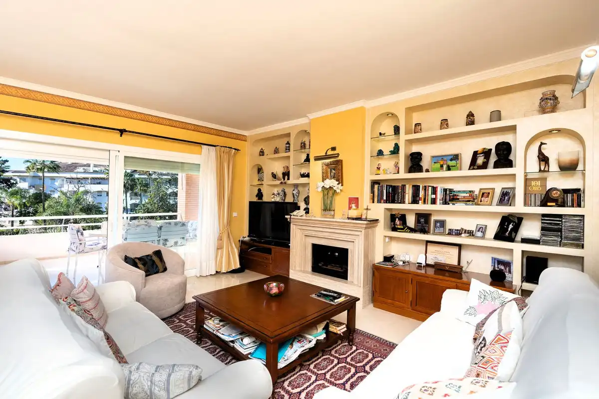 Sala de estar de Apartamento en venta en Marbella con Aire acondicionado, Amueblado y Internet