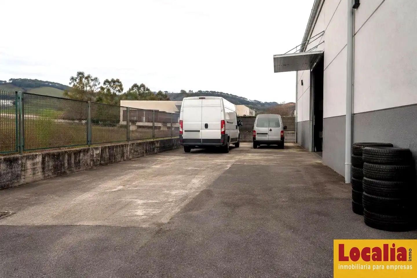 Aparcament de Nau industrial de lloguer en Torrelavega 